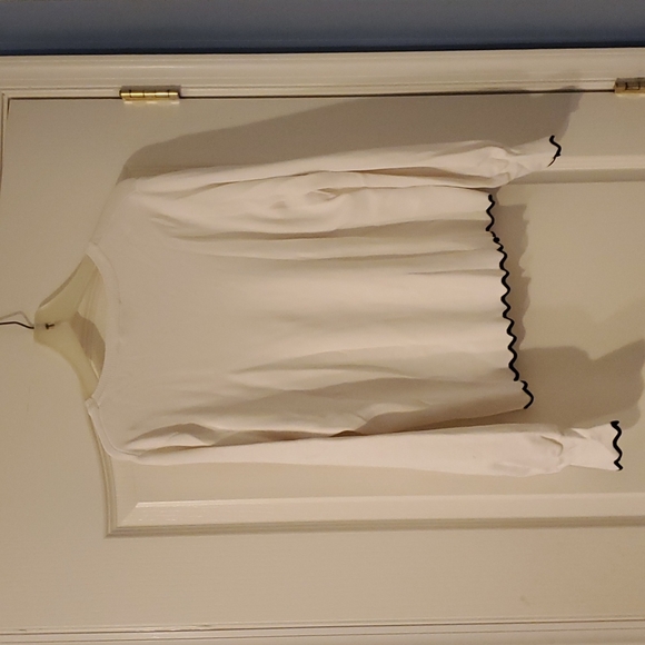 Set - Picture 2 of 4